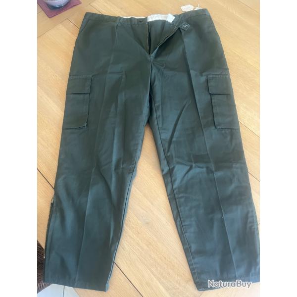 Pantalon avec poche sur le c�t� santardex