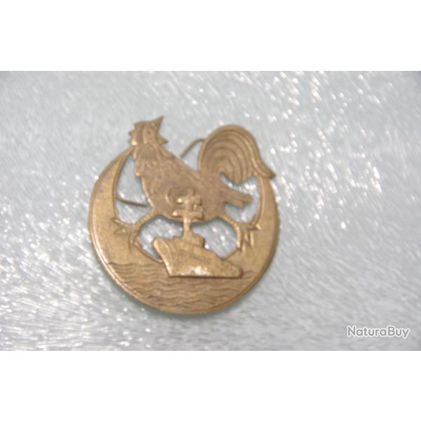 INSIGNE DE LA BASE MILITAIRE 903 ---LIBERATION ---------FABRICATION LOCALE