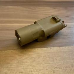 Lampe tactique adaptable rail picatinny