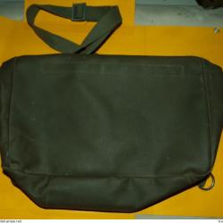 ARMEE ALLEMANDE : HOUSSE DE MAG AVEC SANGLES , TAMPON SUR LE SAC BIEN LISIBLE , PERIODE APRES GUERRE