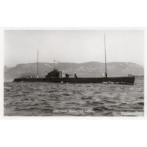 CPA - Marine de Guerre  - Le SOUS-MARIN " LE HEROS " - N�7595