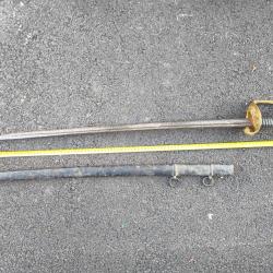 Sabre officier infanterie 1845 1855 poign&eacute;e corne + fourreau acier 2 anneaux (oxydation ancienne).