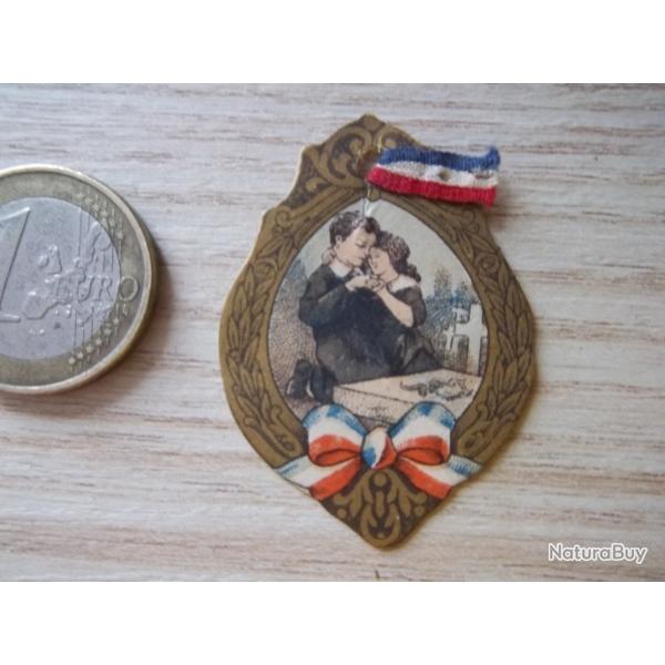insigne Journ�e 1914-1918 collection militaire orphelins