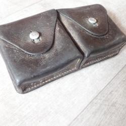 1944 - CARTOUCHIERE SUISSE pour transport de 4 clips, soit 24 cartouches. Top TAR