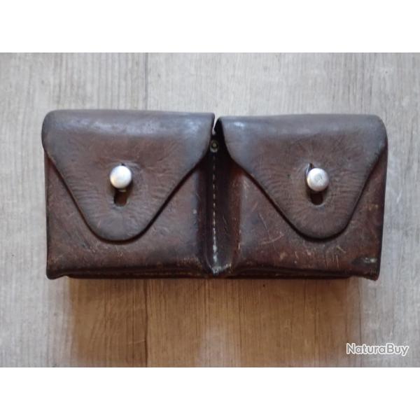 1947 - CARTOUCHIERE SUISSE pour transport de 4 clips, soit 24 cartouches. Top TAR