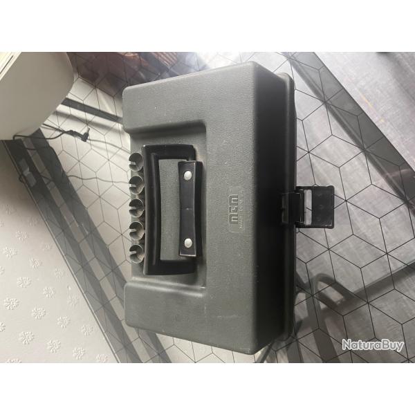 Bo�te � cartouches cal 12