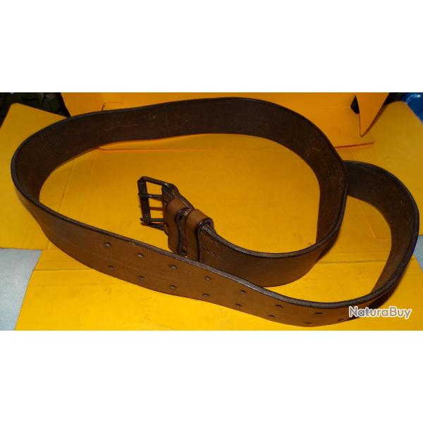 CEINTURON EN CUIR MARRON DE L'ARMEE FRANCAISE  , LONGUEUR TOTALE 115 CM   ,  FABRICATION FRANCAISE