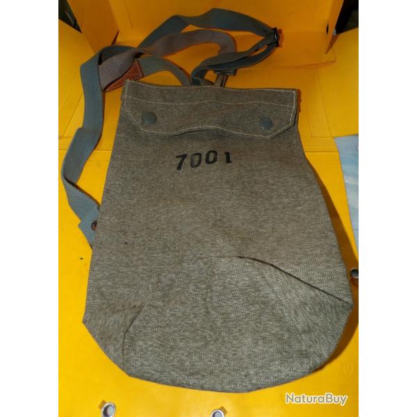 HOUSSE N.B.C AVEC SANGLES DEL'ARMEE SUISSE , BON ETAT  VOIR PHOTOS  . POUR TOUT RENSEIGNEMENT ME CON