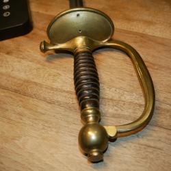 EPEE DE SOUS-OFFICIER MODELE 1884 sans insigne sur le plateau
