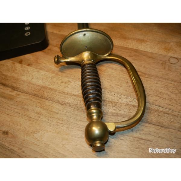 EPEE DE SOUS-OFFICIER MODELE 1884 sans insigne sur le plateau