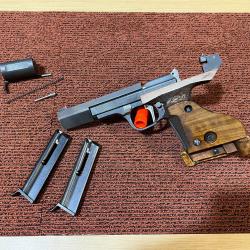 PISTOLET UNIQUE DES 69 CALIBRE 22LR - 2 CHARGEURS ET CONTREPOID - OCCASION