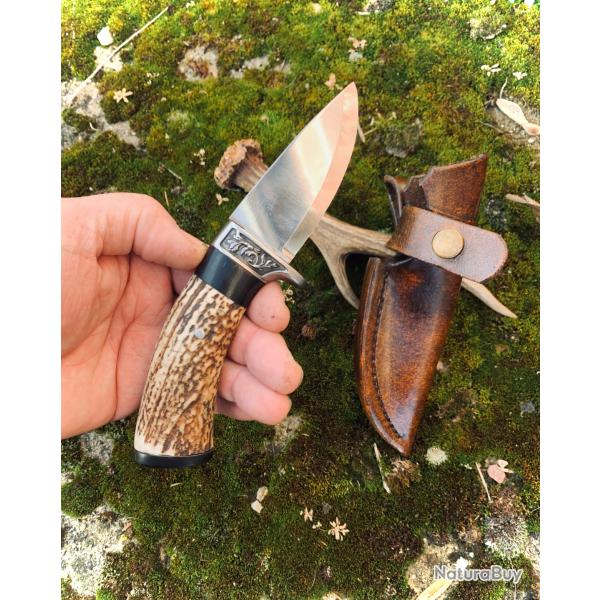 couteau d'artisan  � d�pecer skinner , bois de cerf, corne de buffle noir / lame 80crv2