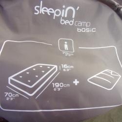 set de couchage sur matelas sans drap Quechua