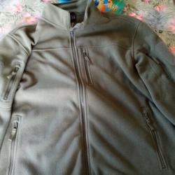 vend polaire neuve verte militaire,