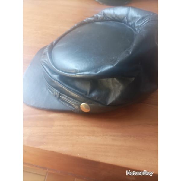 Casquette am�ricaine en cuir style s�cession.