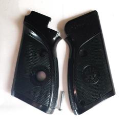 Les Plaquettes de crosse pour  pistolets 22 Lr - BERETTA  - mod&egrave;le 76 / 74 / tr&egrave;s bon &eacute;tat, droitier