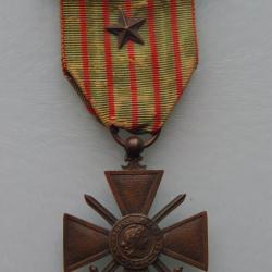 DECORATION  DE 1914 --1917  AVEC UNE ETOILE SUR LE RUBAN