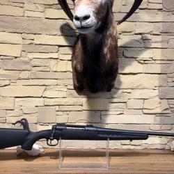 Carabine Verrou Savage Axis Cal. 243 Win + 1� sans prix de r&eacute;serve.