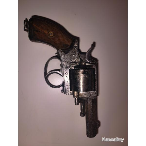 Revolver type bulldog
