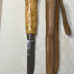 ancien couteau utilitaire traditionnel de style scandinave, fabriqu&eacute; en Finland