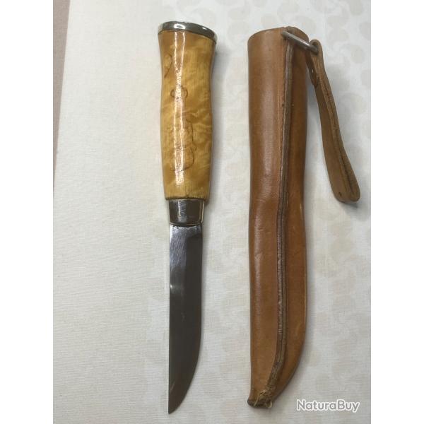 ancien couteau utilitaire traditionnel de style scandinave, fabriqu� en Finland