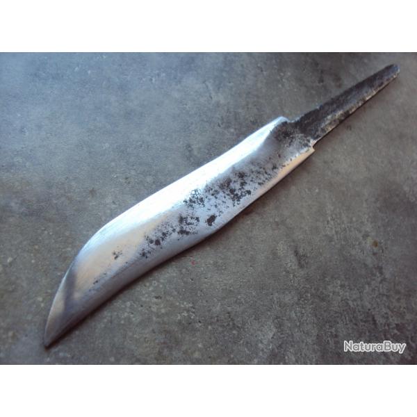 Imposante lame de couteau ancien