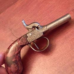 Tr&egrave;s beau petit pistolet de voyage &agrave; double canons
