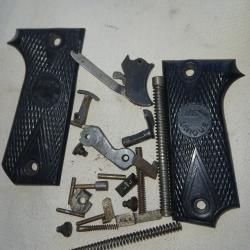 Lot de pi&egrave;ces d&eacute;tach&eacute;es Unique 7,65 vente libre .