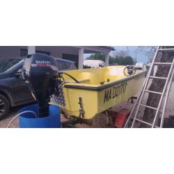 Bateau de peche fond plat + moteur 9.9CV
