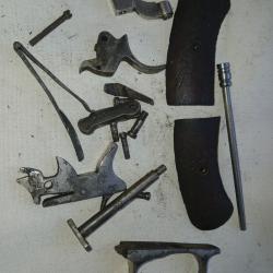 Lot de pi&egrave;ces d&eacute;tach&eacute;es revolver Eibar mod&egrave;le inconnu