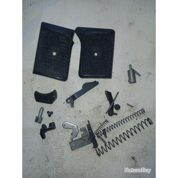 Lot de pi�ces d�tach�es pistolet tir � blanc romen