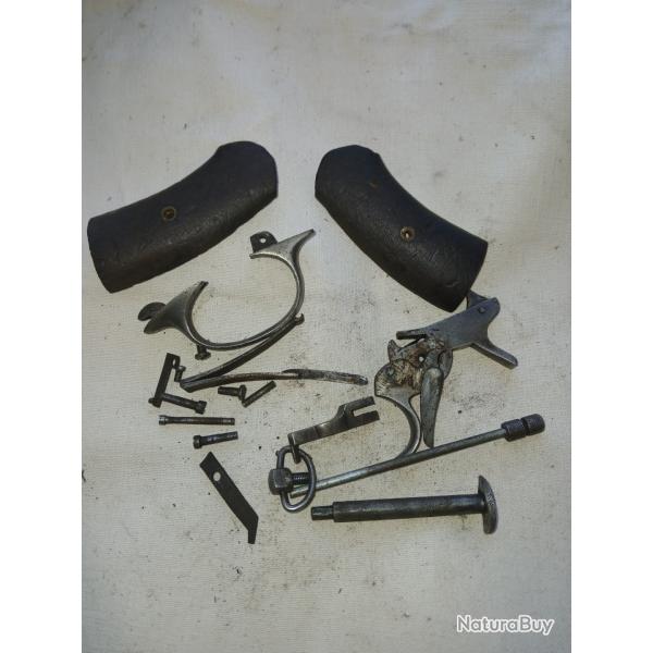 Lot de pi�ces d�tach�es pistolet eibar inconnu 3