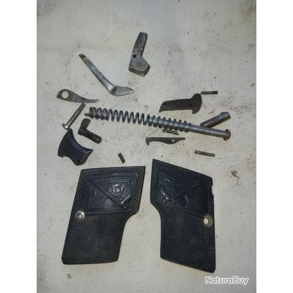 Lot de pi�ces d�tach�es pistolet Browning etienne 1906 type Lepage