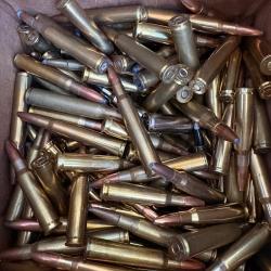 Lot de 150 balles de grande chasse , munitions d'atelier tout calibre melang&eacute; vendu en l'&eacute;tat encher