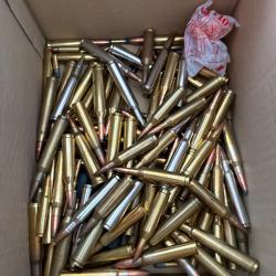 Lot de 100 balles de grande chasse , munitions d'atelier tout calibre melang&eacute; vendu en l'&eacute;tat armure