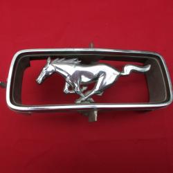 calandre cheval ford mustang