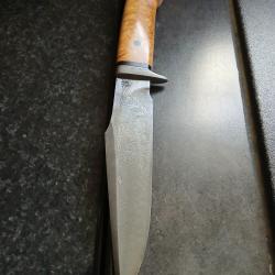 Superbe bowie forge par JP Sire en damas couche 90cmv8/15n20 manche loupe de robinier