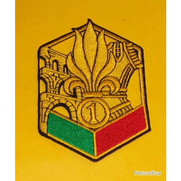 TISSU PATCH : LEGION 1er REGIMENT ETRANGER DE GENIE , DIAMETRE 9 CM , BON ETAT VOIR PHOTOS . POUR TO