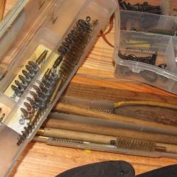 LOT de pi&egrave;ces d&eacute;tach&eacute;es dans caisse en bois - VENDU PAR JEPERCUTE (STO261)