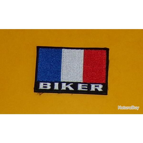 TISSU PATCH : BIKER AVEC DRAPEAU FRANCAIS  , DIMENSION�7�CM , BON ETAT VOIR PHOTO . POUR TOUT RENSEI