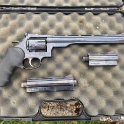 Revolver dan wesson 44 mag