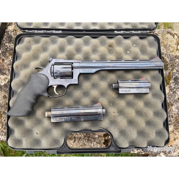 Revolver dan wesson 44 mag