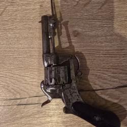 Revolver ba&iuml;onnette a broche 8mm 10 coups