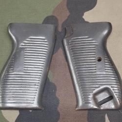 Paire de plaquettes en T&ocirc;le pour Pistolet P38  fin de guerre