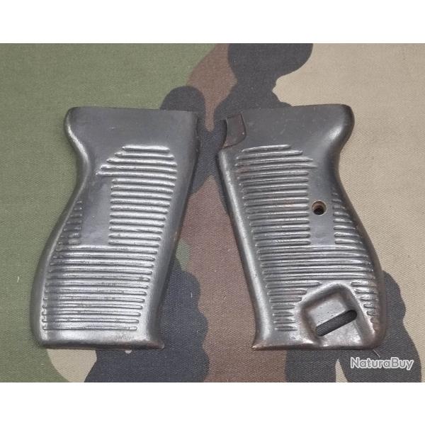 Paire de plaquettes en T�le pour Pistolet P38  fin de guerre