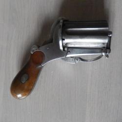 poivri&egrave;re &agrave; syst&egrave;me d'ouverture