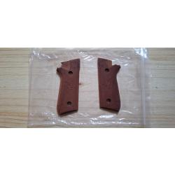 Plaquette Bois Grav&eacute; Taurus PT 92