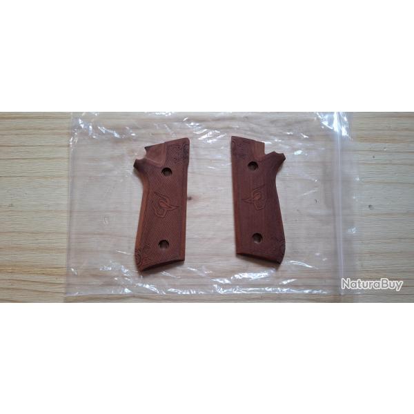 Plaquette Bois Grav� Taurus PT 92