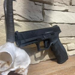 Pistolet Stoeger STR-9  cal 9x19 Para  avec 2 chargeurs - 1� sans prix de r&eacute;serve