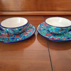 T&ecirc;te &agrave; t&ecirc;te, lot de 2 tasses &agrave; caf&eacute; et soucoupes en &eacute;maux de Longwy